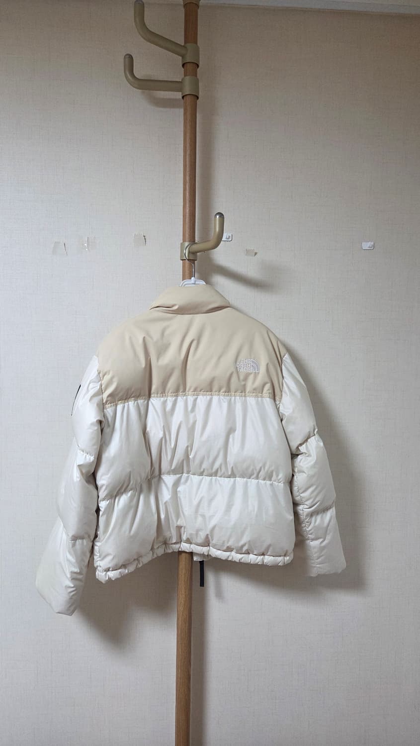노스페이스 화이트 라벨 노벨티 눕시 다운 자켓 크림 상품이미지2
