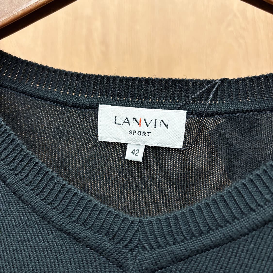 랑방 스포츠 브이넥 울 블렌드 긴팔 니트 스트라이프 패턴 디테일 네이비 상품이미지6