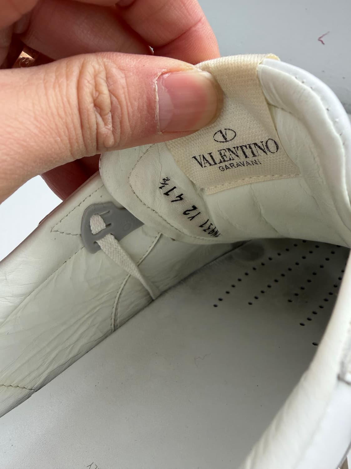 정품) 발렌티노 락스터드 스니커즈 41.5(265) 상품이미지8