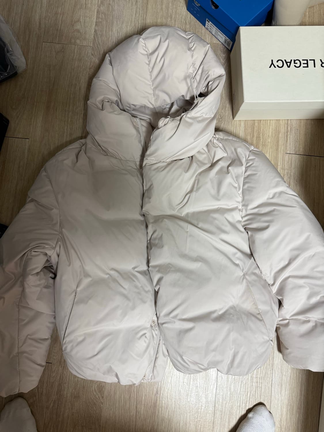[M] 아모멘토 HOODED DOWN PUFFER ECRU 상품이미지1