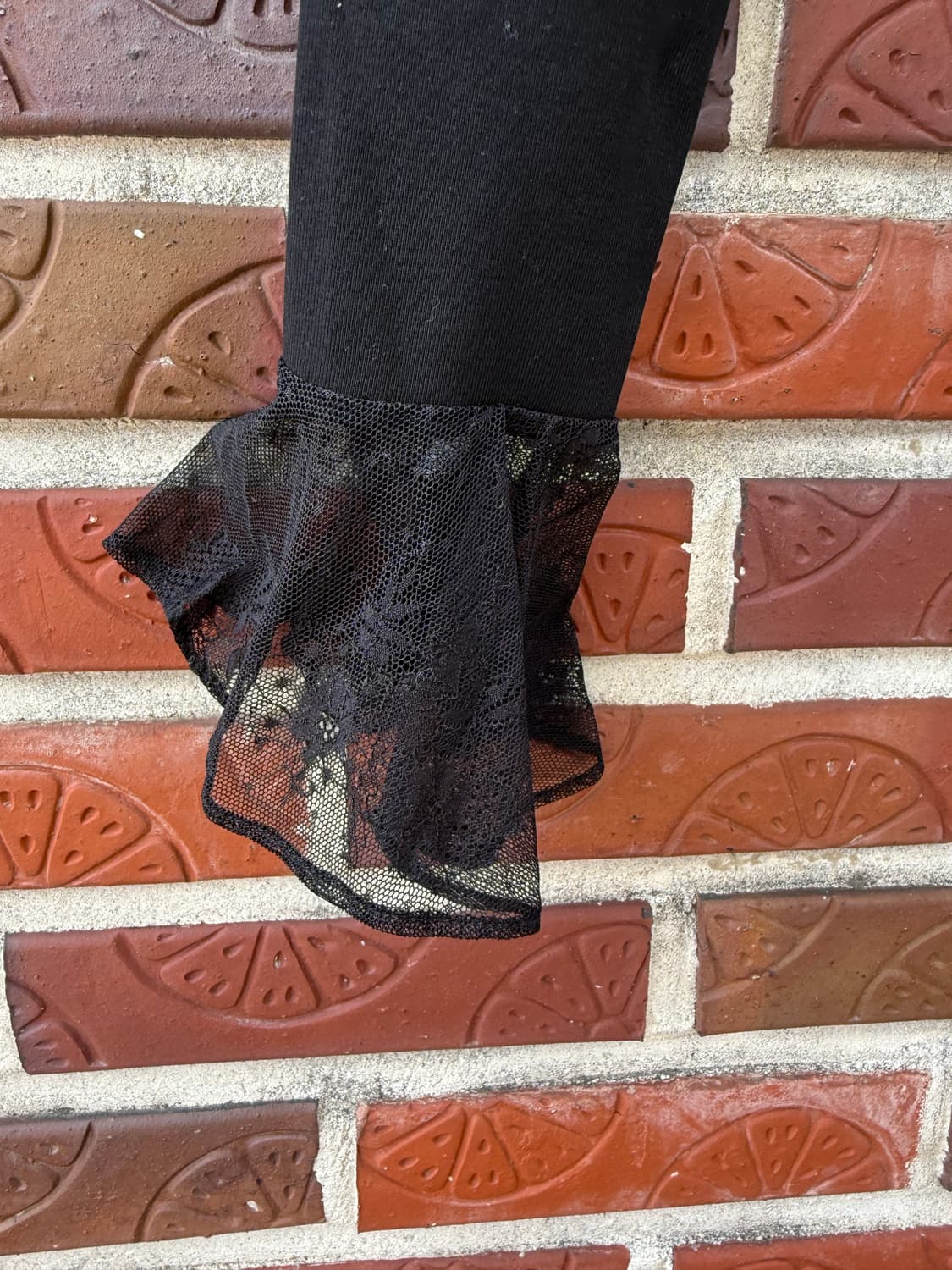 쎄무아듀 보우 레이스 트럼펫 슬리브 탑 (블랙) 상품이미지5