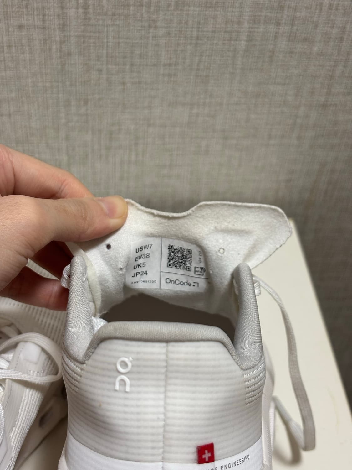 온러닝 클라우드 몬스터 보이드 화이트 (EU38, JP240) 상품이미지8