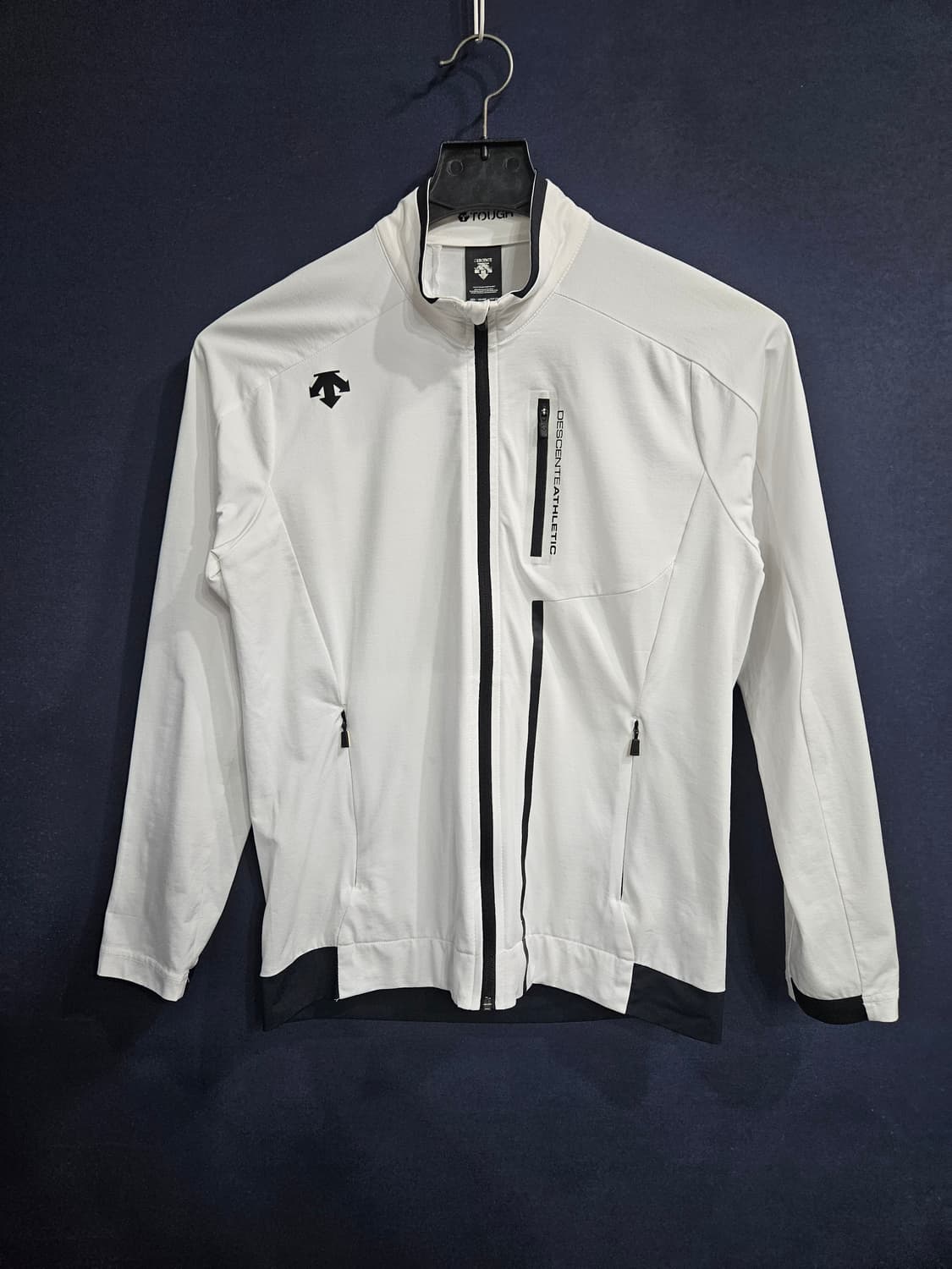 데상트 화이트 남성 슬림핏 95 집업자켓  상품이미지1