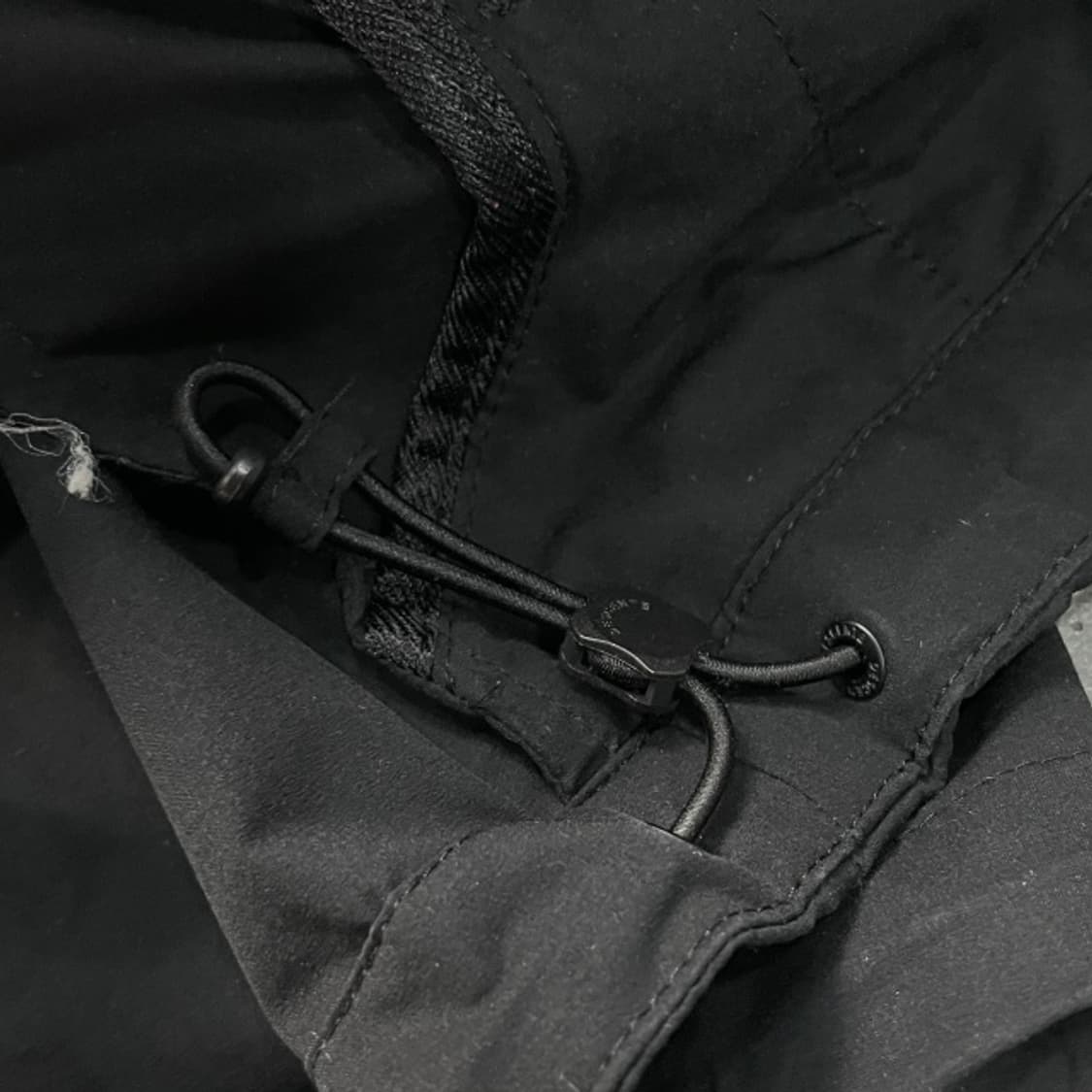 100 데상트 경량 바람막이 상품이미지5
