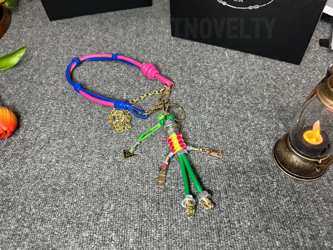 프라다 로봇 백참 블루 상품이미지10