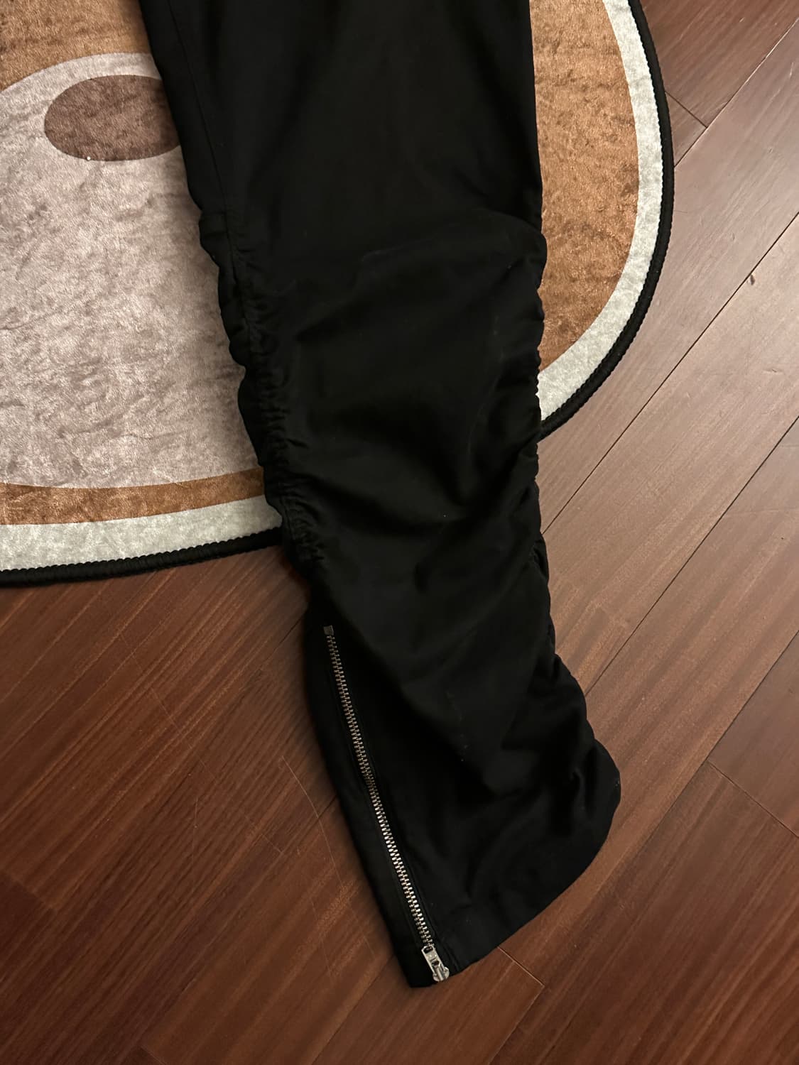 릭오웬스 핏 블랙 링클 트레이닝 바지 상품이미지4