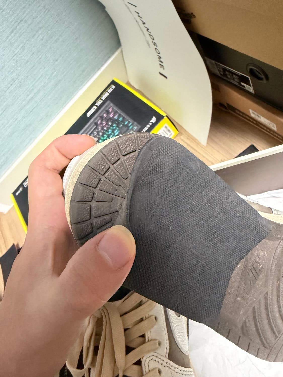 트래비스스캇 조던1 리버스 모카 270 상품이미지8