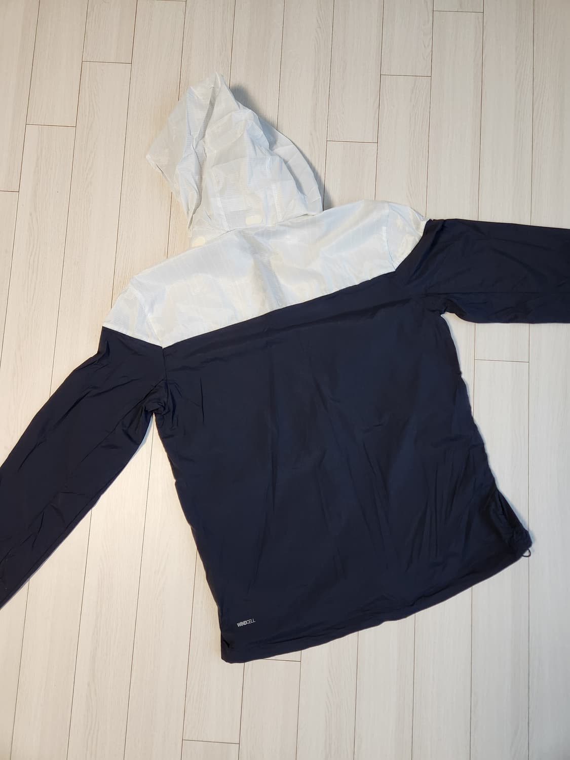 새상품급)푸마 바람막이 사이즈110 상품이미지3