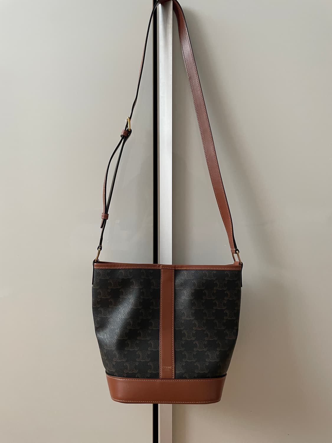 Celine 셀린느 스몰 버킷백 상품이미지1