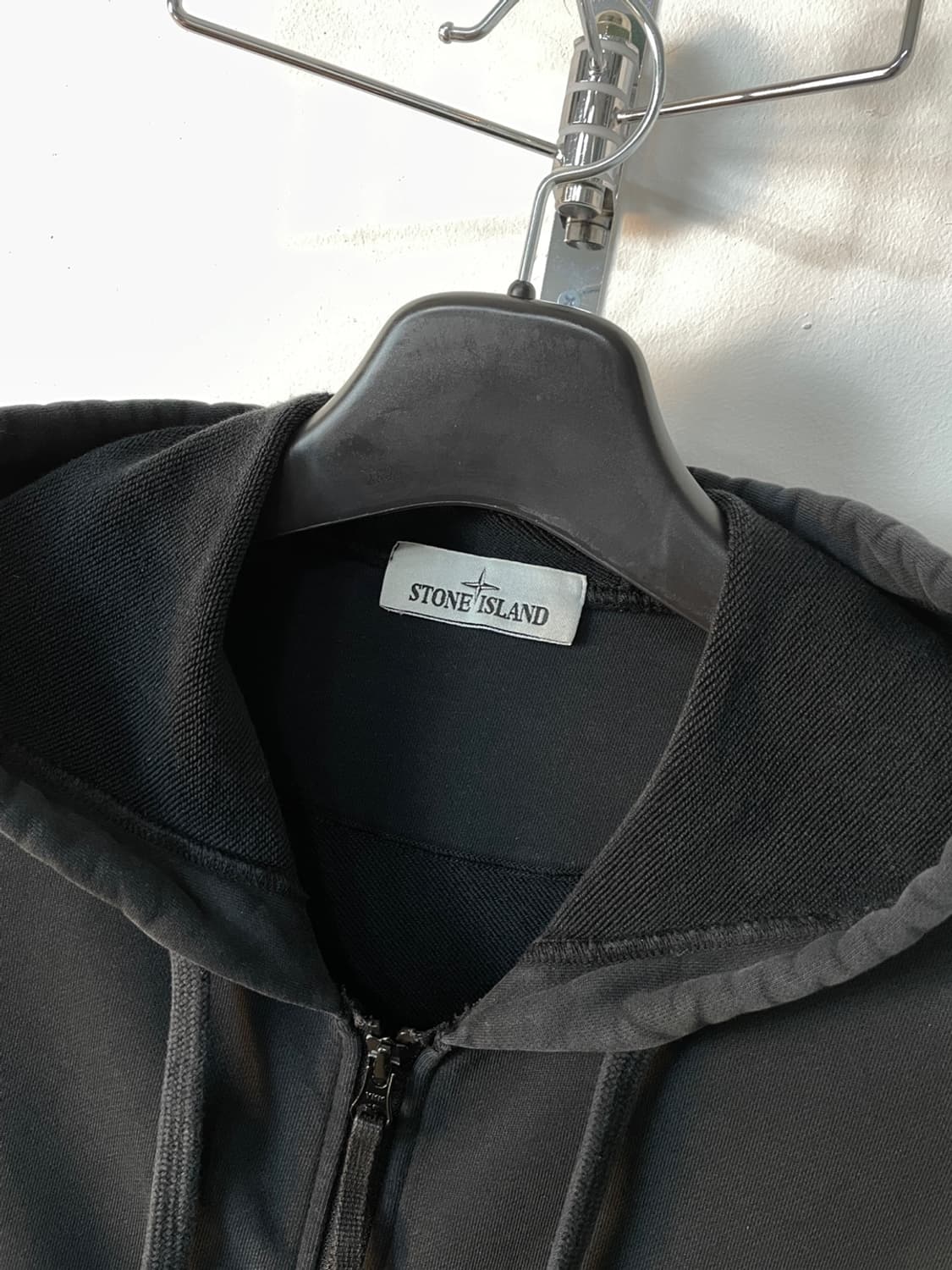 스톤 아일랜드 와펜 후드집업  상품이미지2