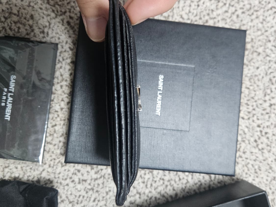 생로랑 모노그램 마틀라세 카드 케이스 (은장) 상품이미지5