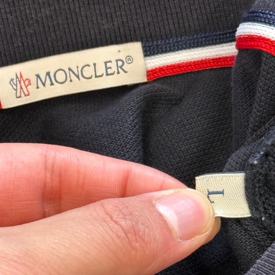 M 몽클레어 네이비 카라티셔츠 상품이미지4