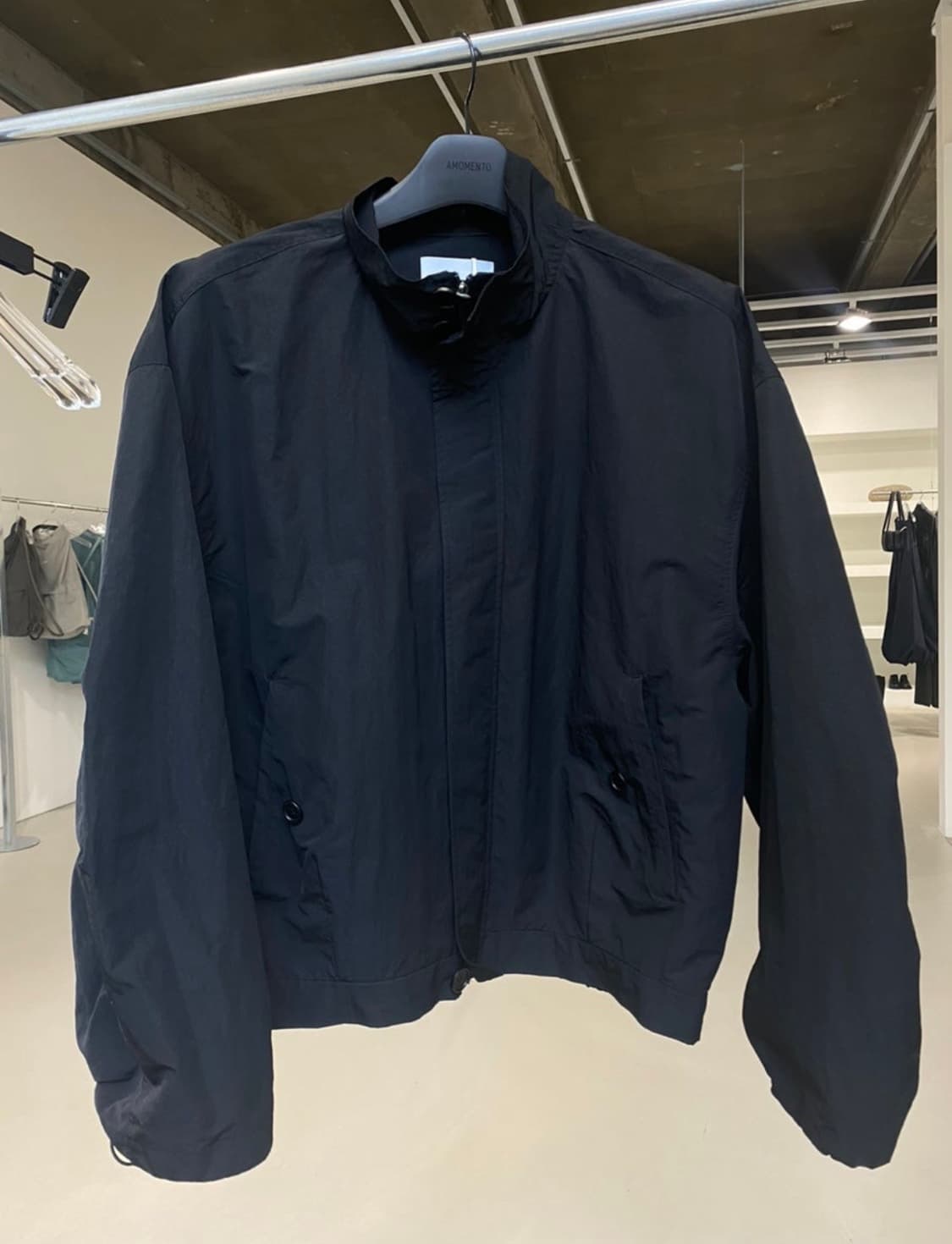 (L) 23ss 아모멘토 립스탑 볼륨 점퍼 상품이미지2