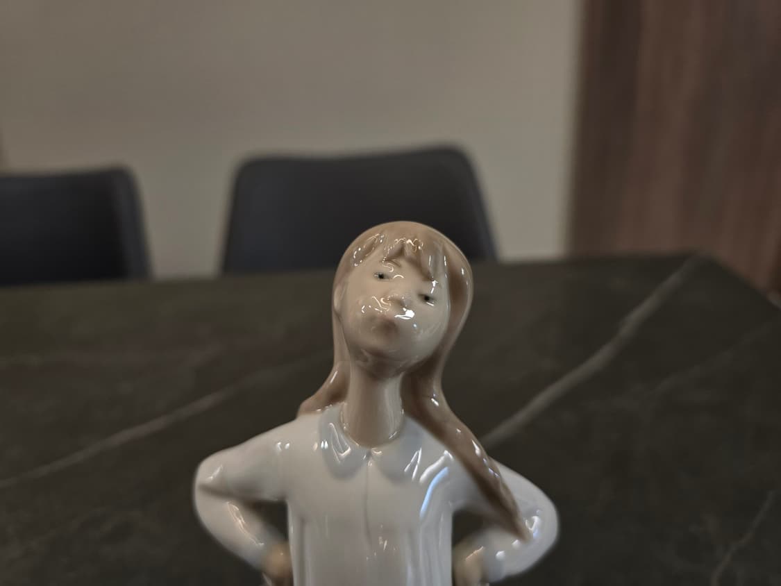 스페인 야드로 일어나는 소녀 상품이미지2