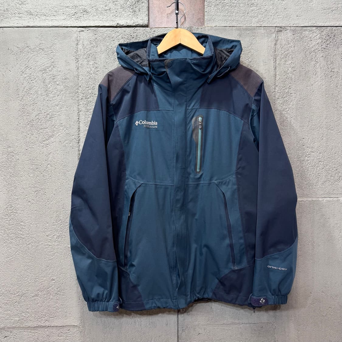 컬럼비아 티타늄 옴니드라이 워터프루프 아웃도어 자켓 (L)   상품이미지1