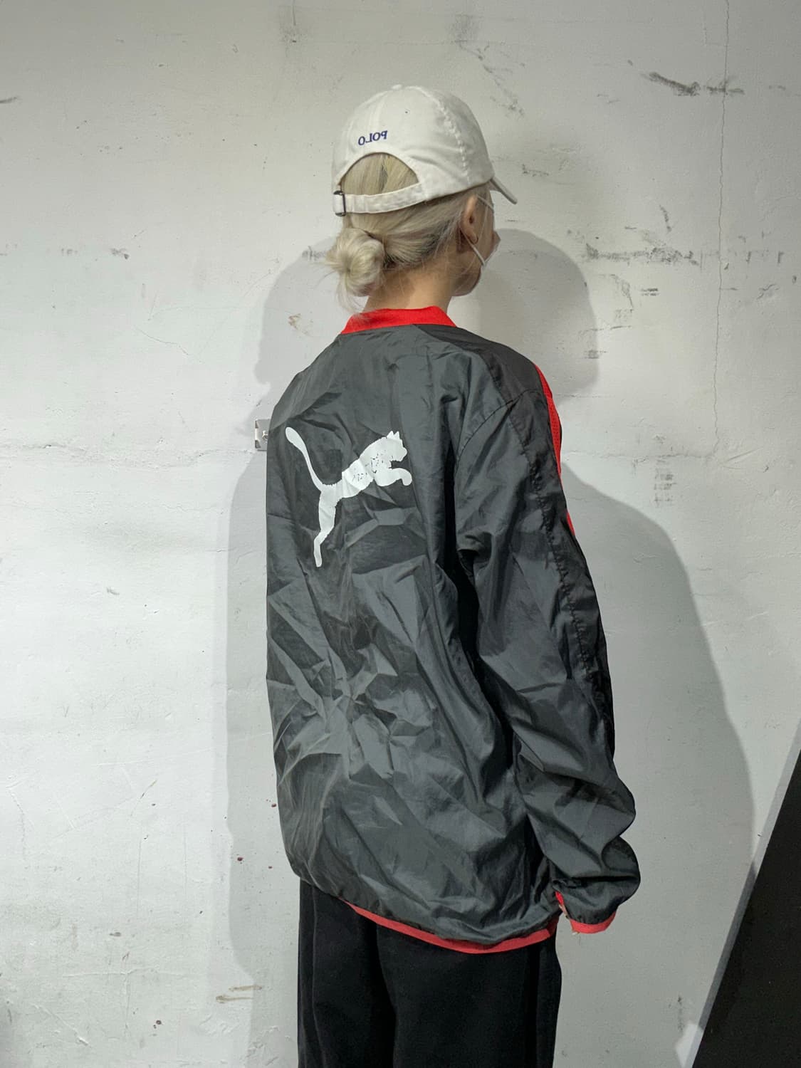 푸마 차콜 올드스쿨 화이트 빅 로고 웜업 바람막이 긴팔티 M 상품이미지3