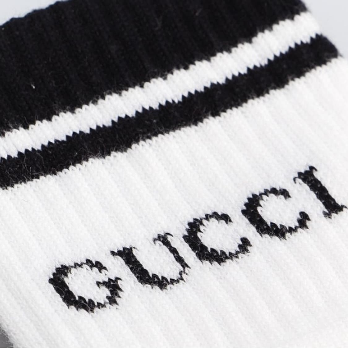 새상품 구찌 양말 로고 화이트 & 블랙 코튼 삭스 상품이미지3