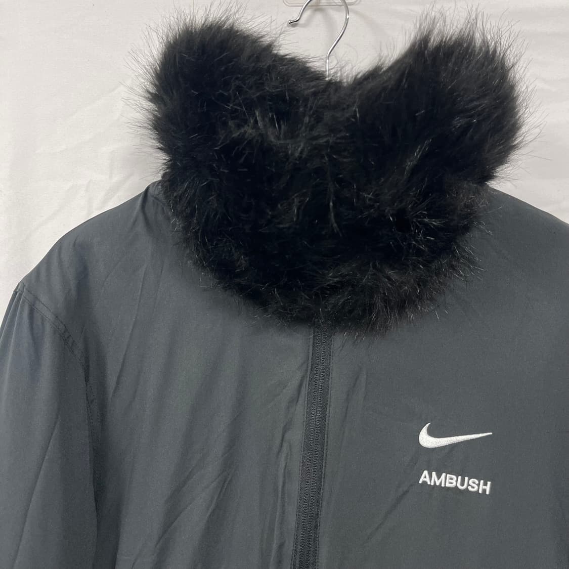 [남여공용] 나이키 X 엠부쉬 리버시블 블랙 퍼자켓 상품이미지3
