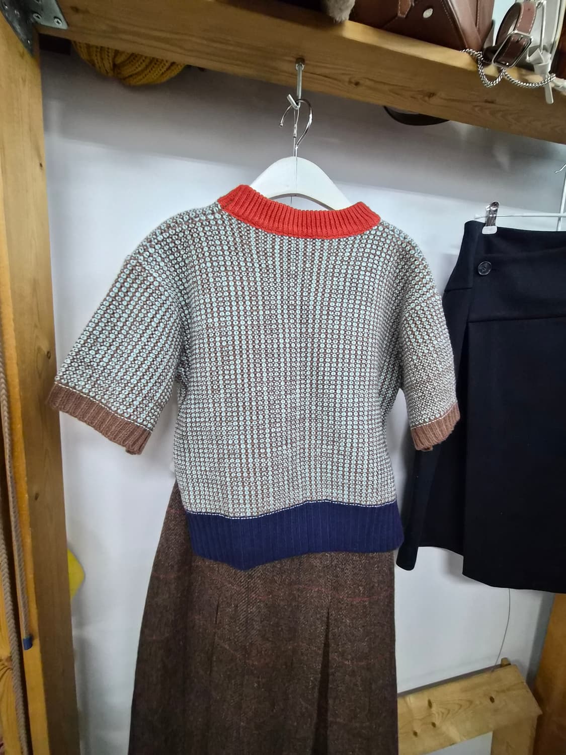 앤아더스토리즈 자수울니트. 도쿄컬렉션 순모스커트 상품이미지6