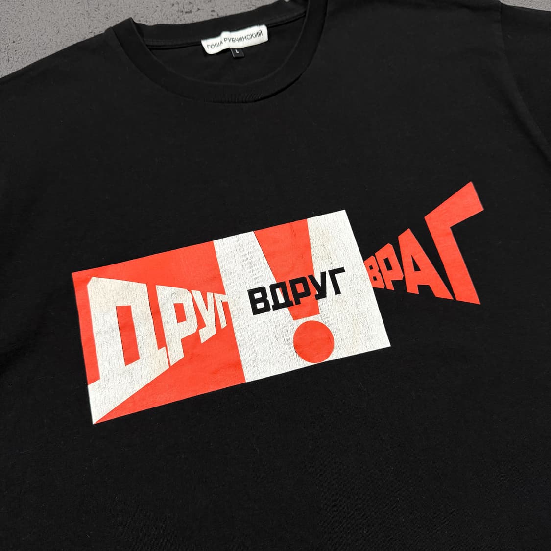 고샤 루브친스키 프린팅 블랙 반팔 상품이미지2