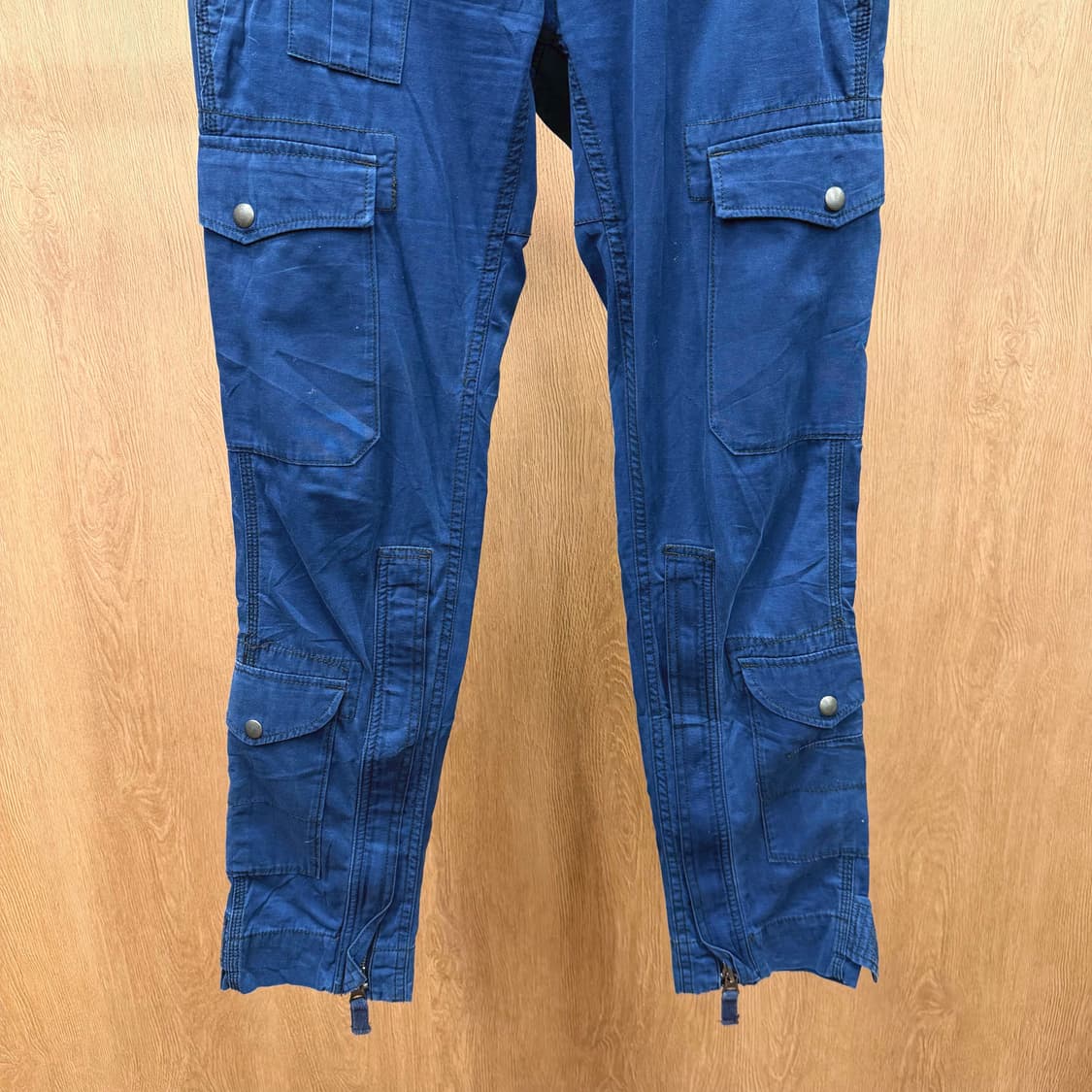 폴로 랄프로렌 카고 팬츠 멀티 포켓 지퍼 버튼 디테일 블루 상품이미지5