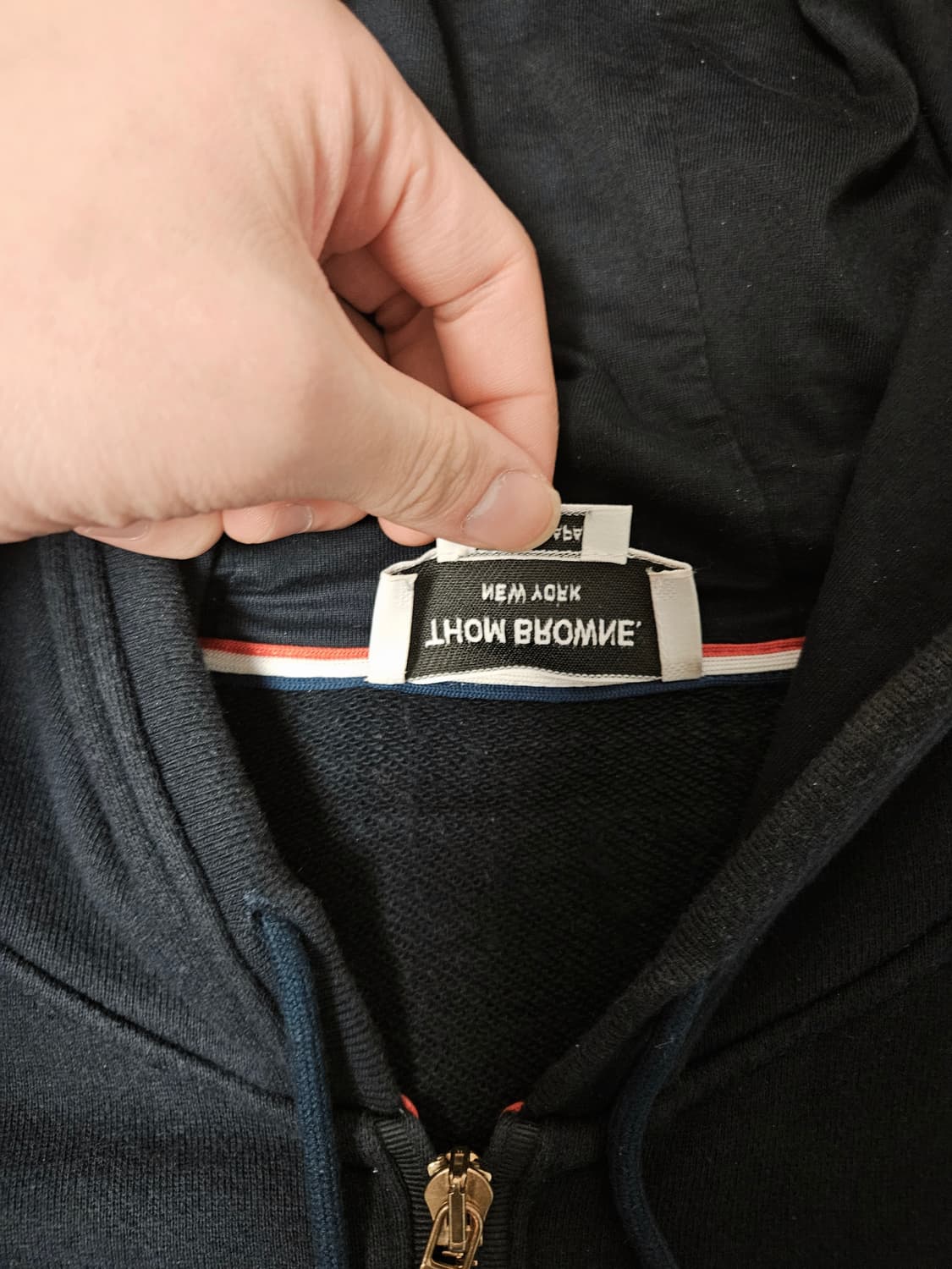 톰브라운 4선 후드집업 네이비 색상 5 사이즈 판매합니다! 상품이미지3