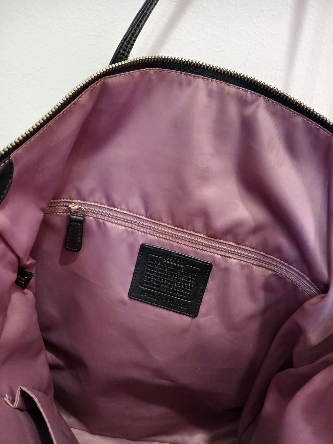 코치블랙로고 숄더백 토드백 상품이미지8