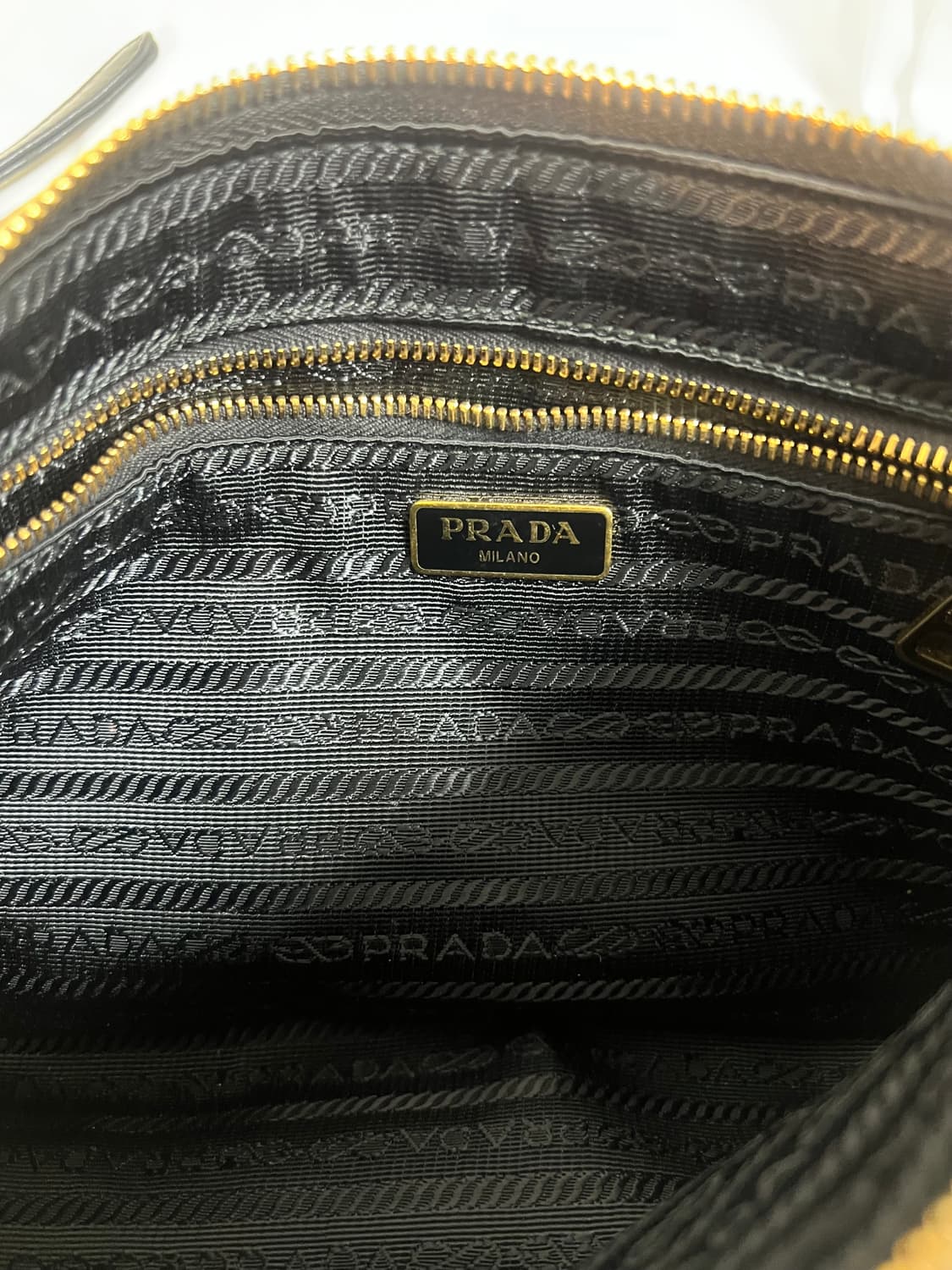 [정품] 프라다 나일론 체인 크로스백 상품이미지3