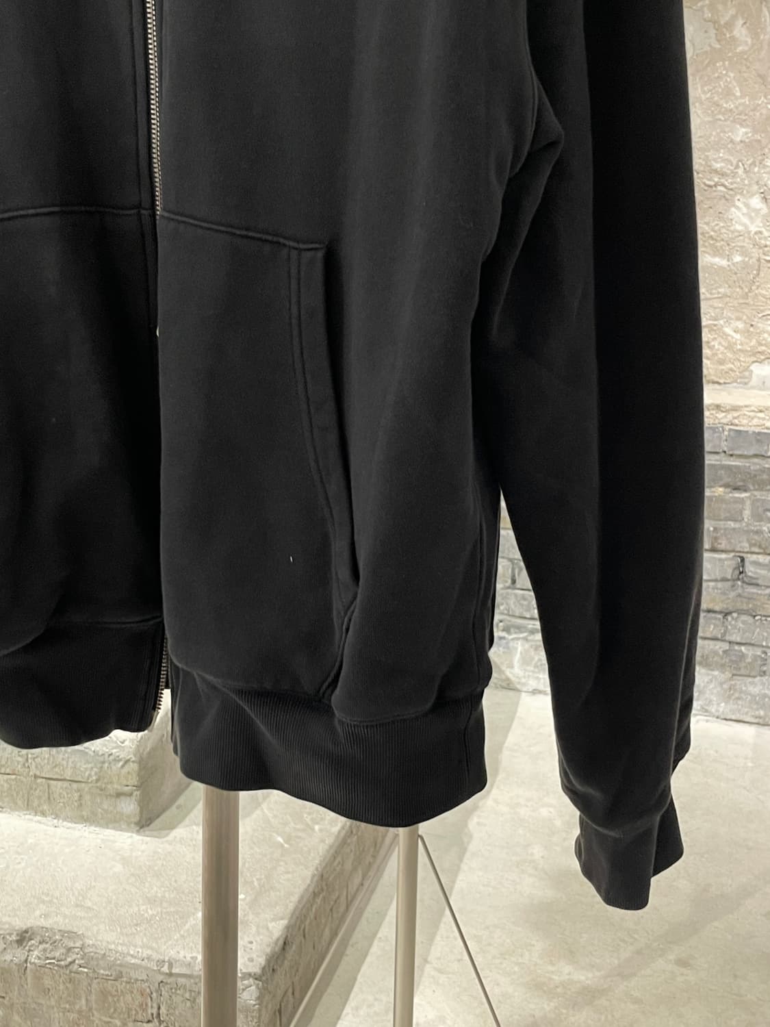 스투시 블랙 로고 투 웨이 후디 집업 상품이미지5