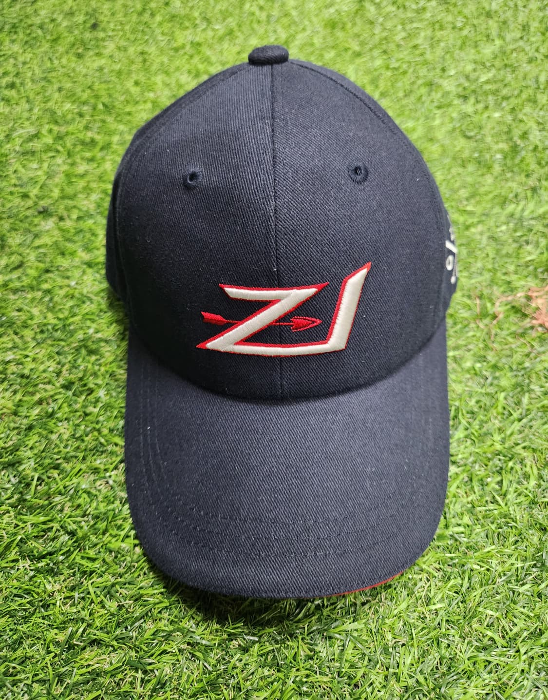 Z-ONE 프리미엄 골프캡 ⛳ 네이비 레드 스포티 무드
 상품이미지1