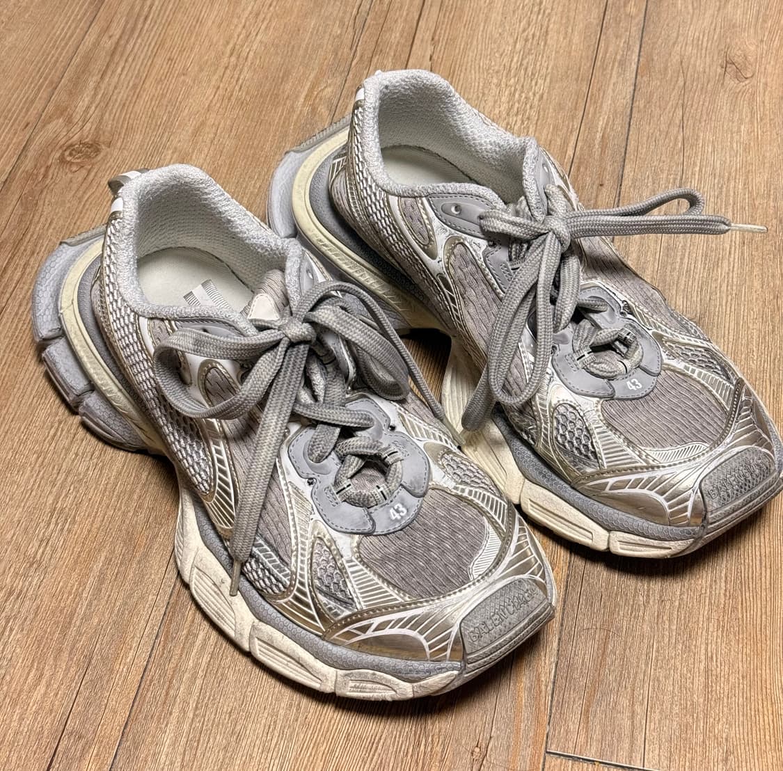 발렌시아가 3XL 에그쉘 43 상품이미지1