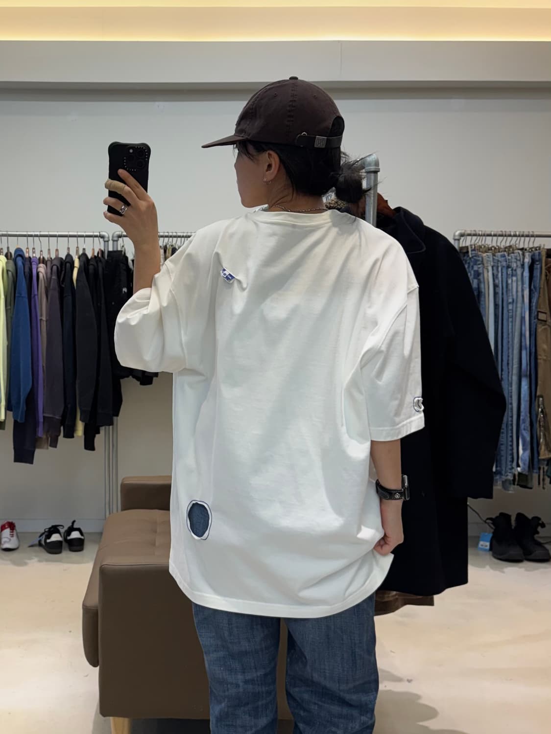 아더에러 디스토트 로고 스티치 홀 오버사이즈 티셔츠  상품이미지6