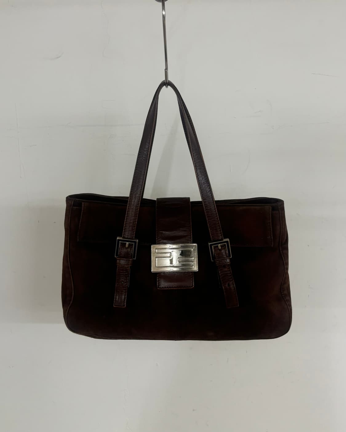 펜디 브라운 스웨이드 숄더백 상품이미지2