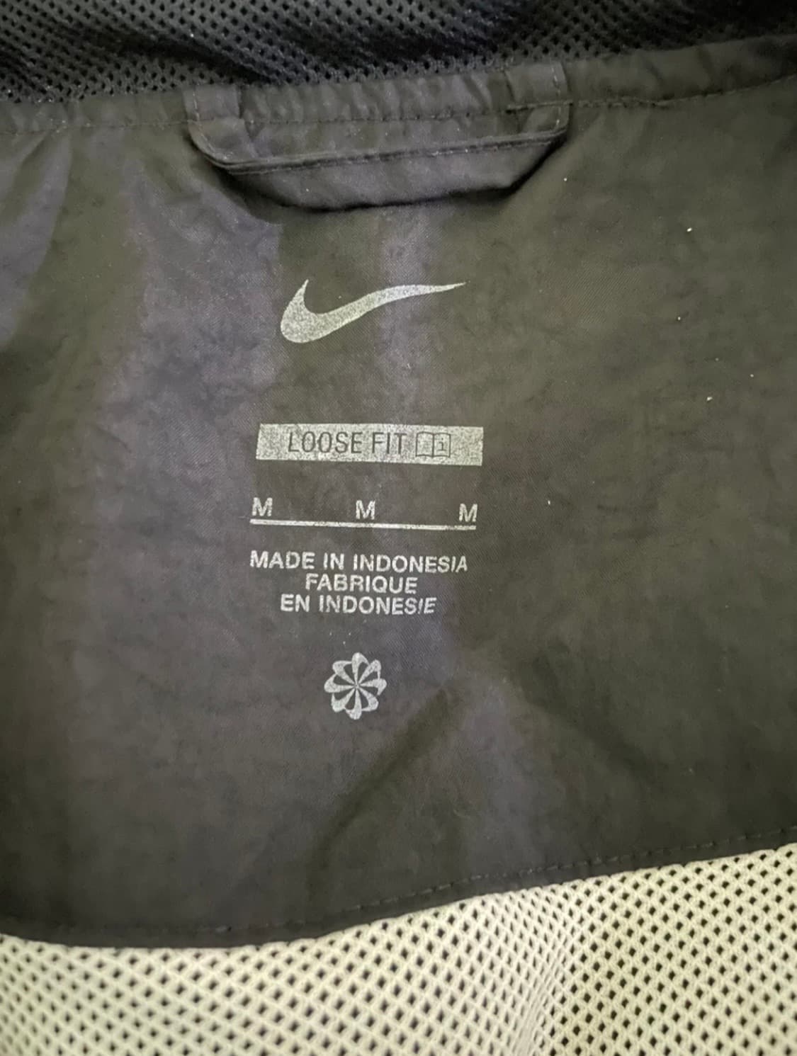 나이키 바람막이 M 상품이미지3