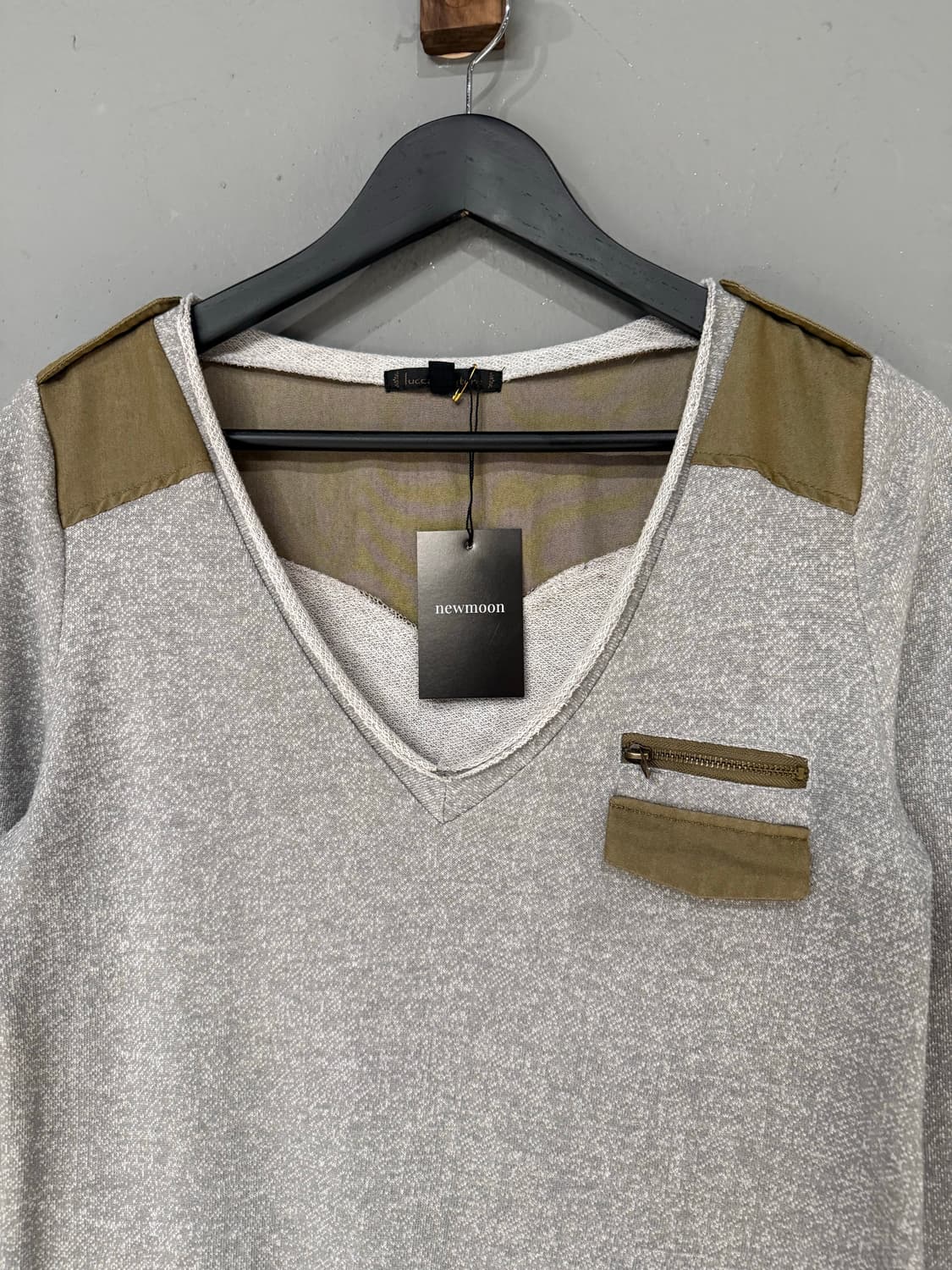 grunge cutting pocket v-neck long sleeve 상품이미지6