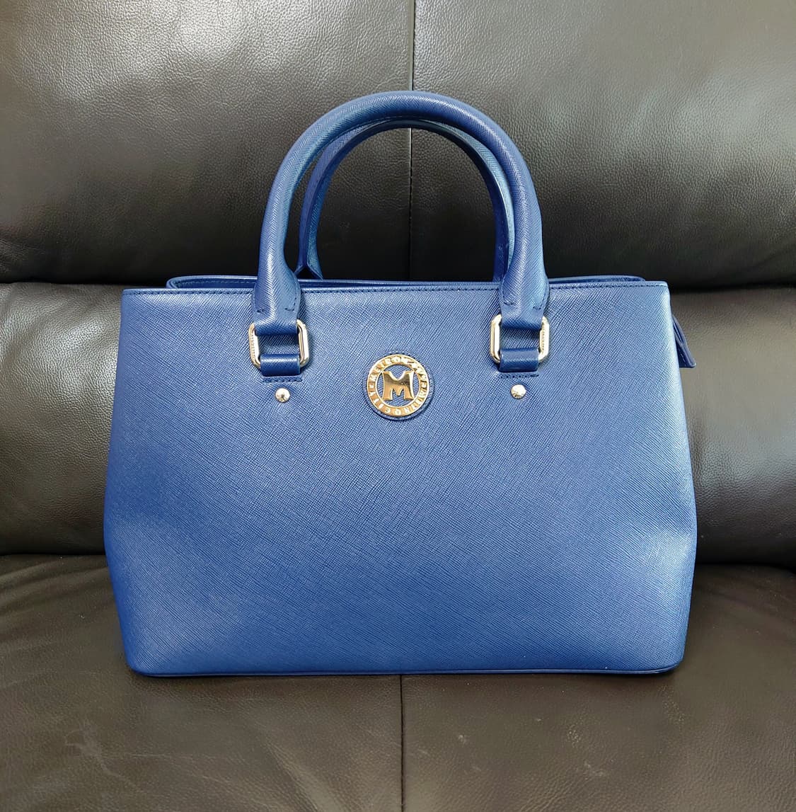 메트로시티 블루 사피아노가죽 토트백

 상품이미지1