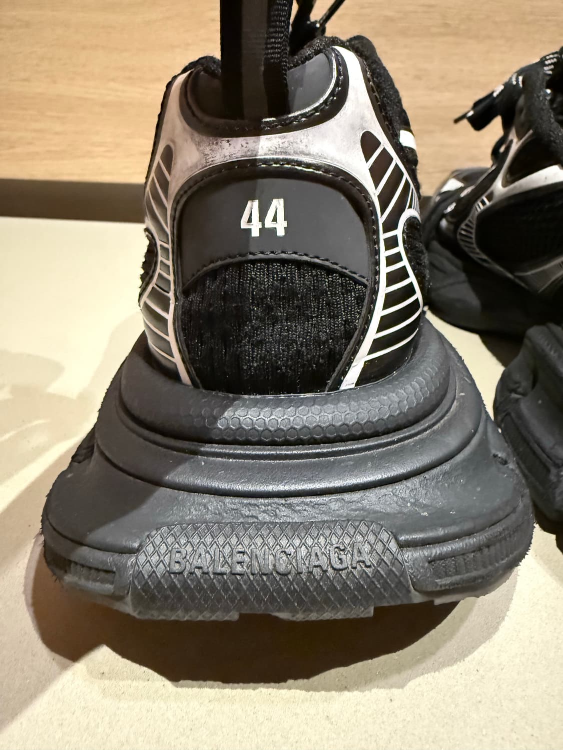 [44] 발렌시아가 3XL 블랙 스니커즈 상품이미지4