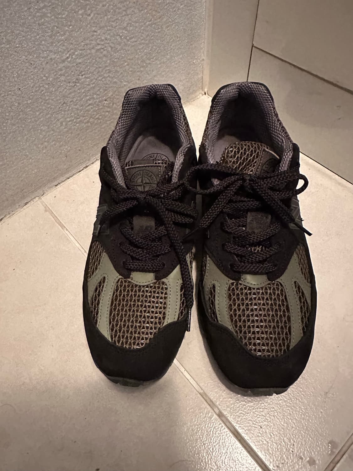 스톤아일랜드 뉴발란스 991v2 블랙 올리브 나이트 상품이미지1