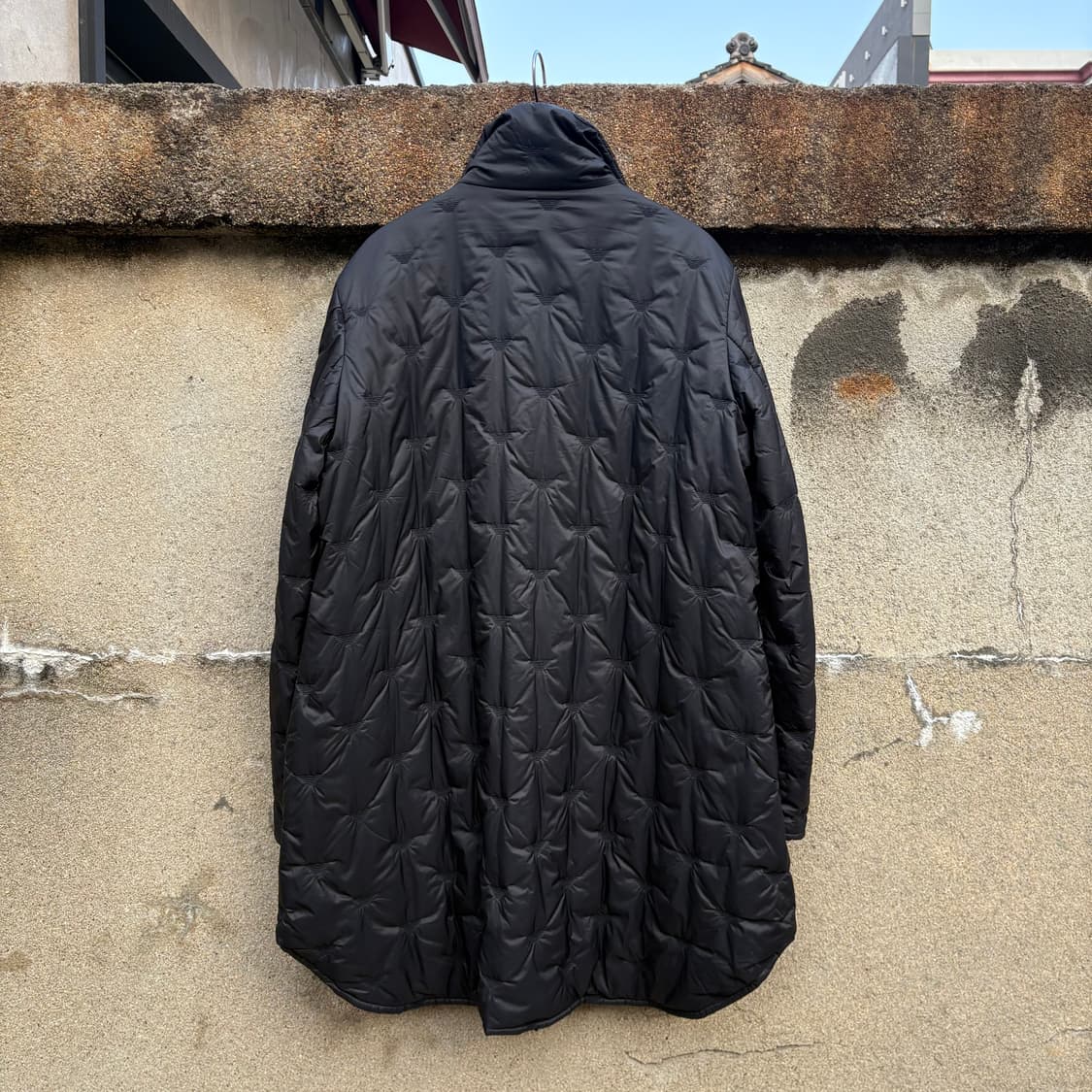 엠포리오 알마니 자수 경량 롱 푸퍼 자켓 상품이미지5