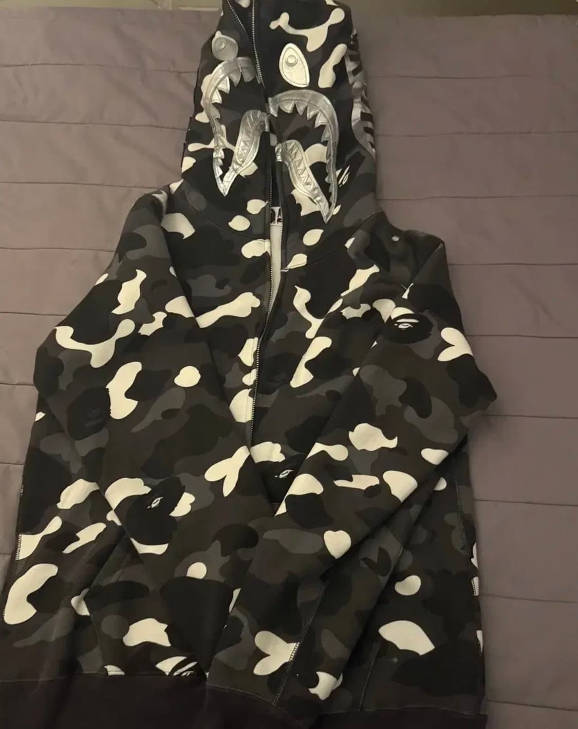 베이프 샤크 야광 후드집업(블랙) 판매 상품이미지1