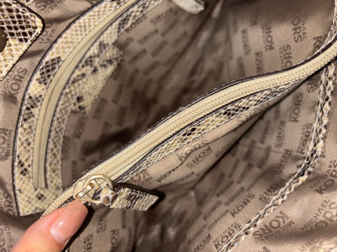 Michael Kors snake pattern shoulder bag 상품이미지5