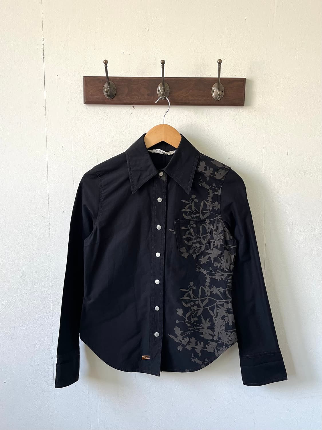 Miss chloe 아트 플라워 블랙 셔츠 자켓 상품이미지1