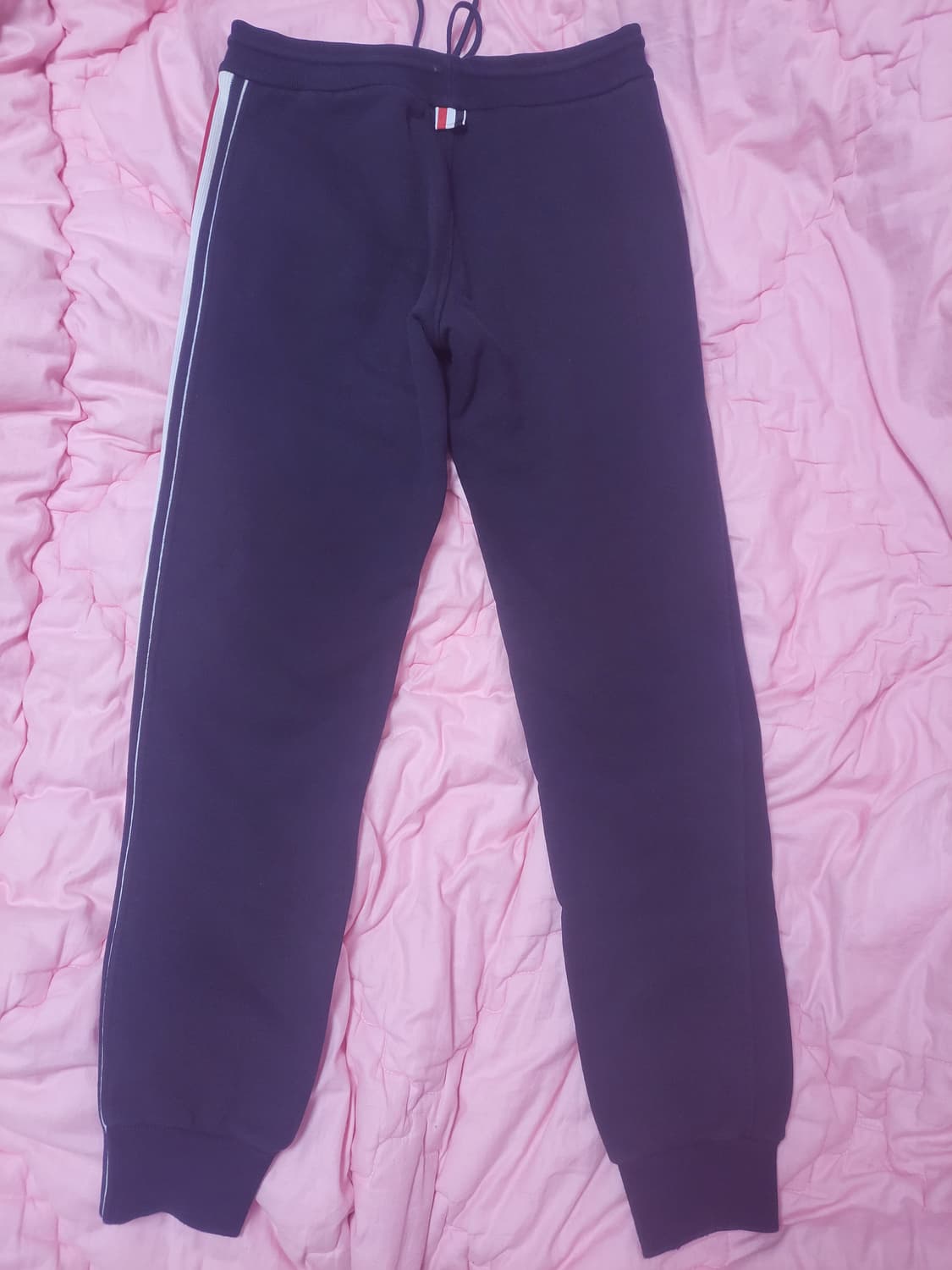 정품)급처상태좋음!톰브라운 남녀공용 스트라이프루트백 바지 스웨트 조거팬츠 상품이미지7