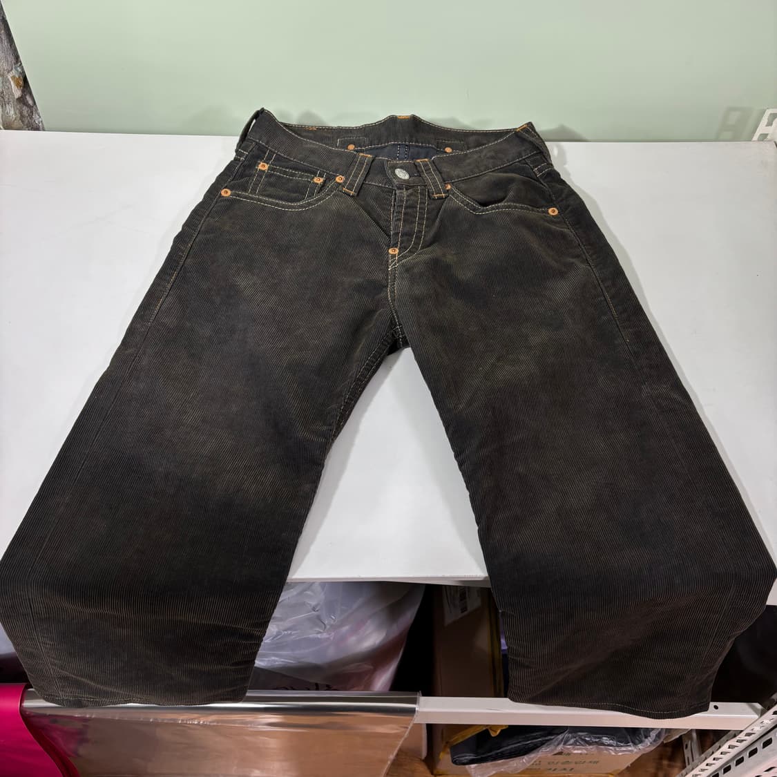 31-32 리바이스902 먹색 세미와이드 신치백 코듀로이팬츠 상품이미지4
