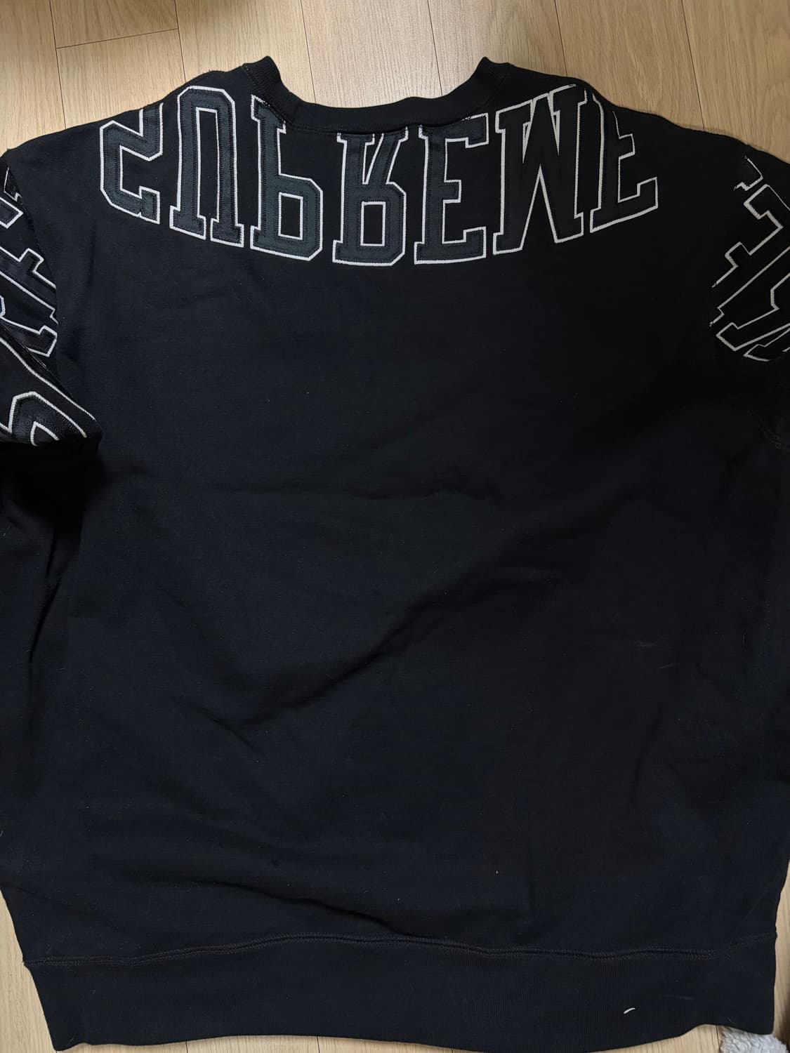 슈프림 22fw 자수 헤비 맨투맨 105 상품이미지4