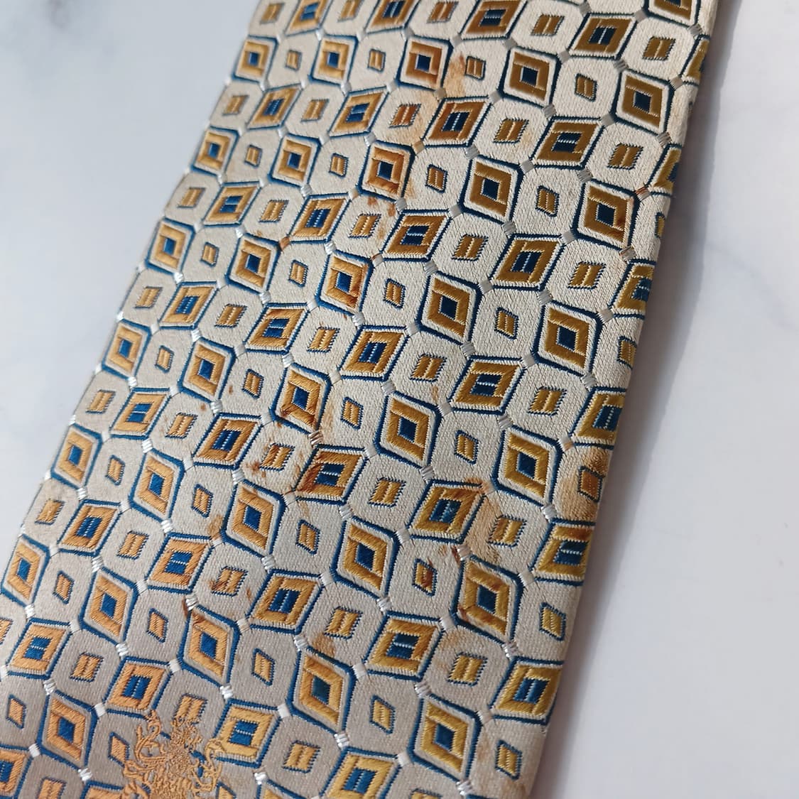 아쿠아스큐텀 실크 골드 패턴 넥타이 9.2cm B등급 E779
 상품이미지10