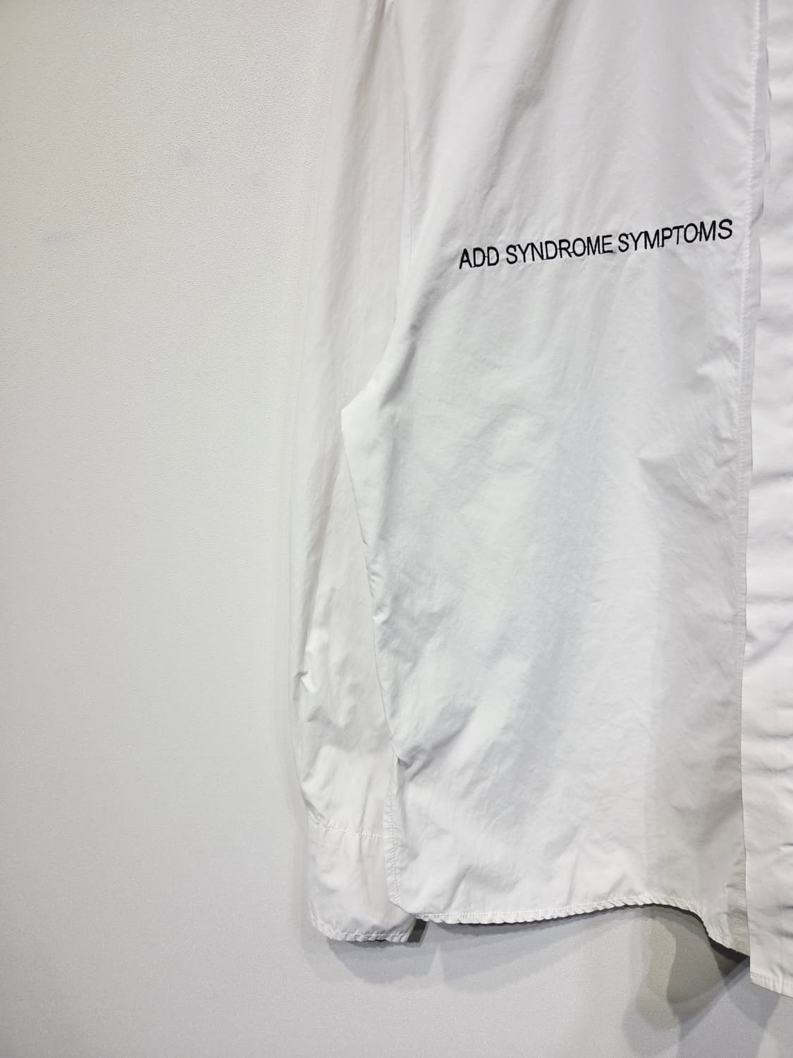 ADD 애드서울 레터링 히든버튼 화이트 셔츠 상품이미지4