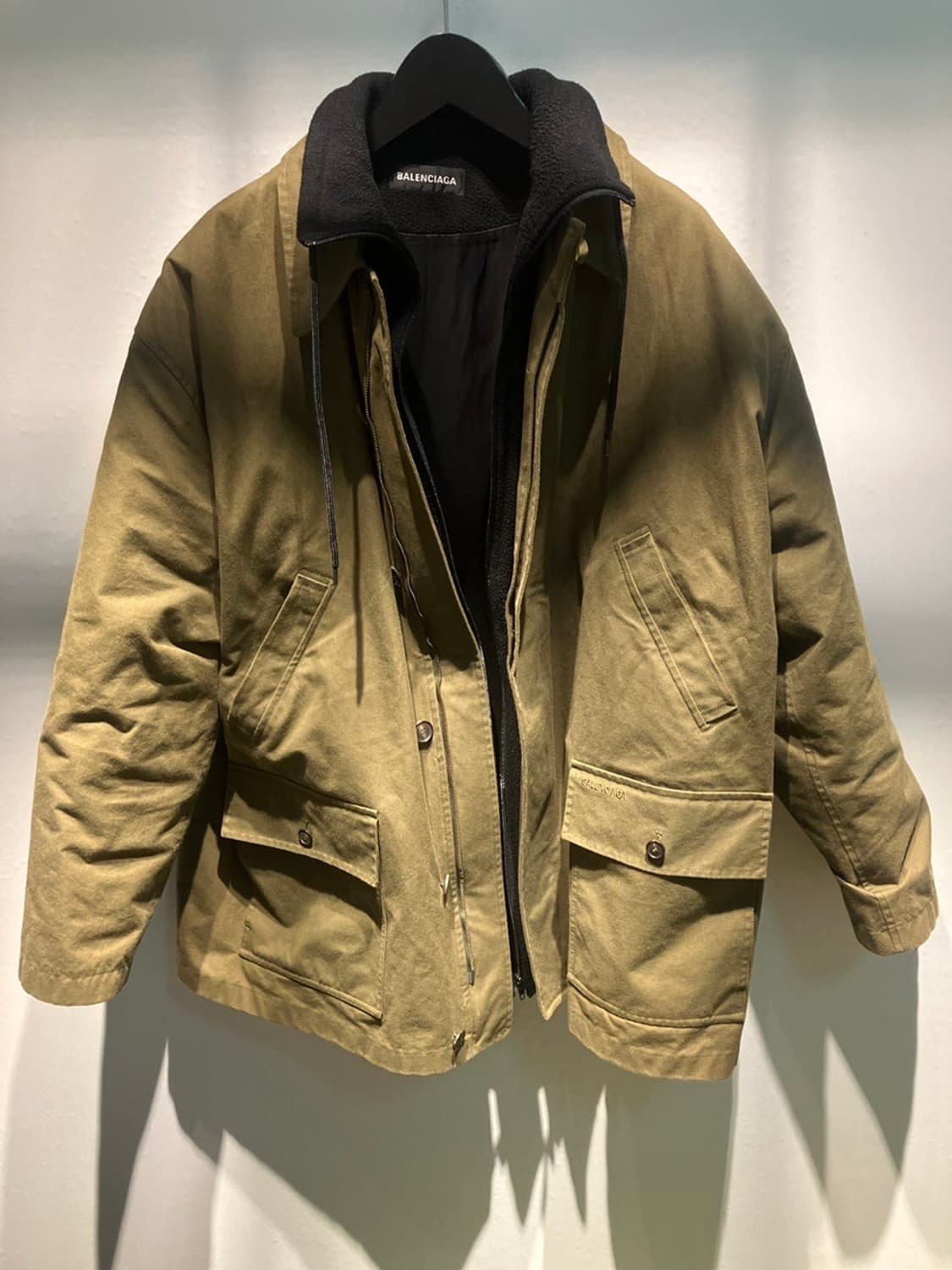 발렌시아가 야상판매합니다 상품이미지1