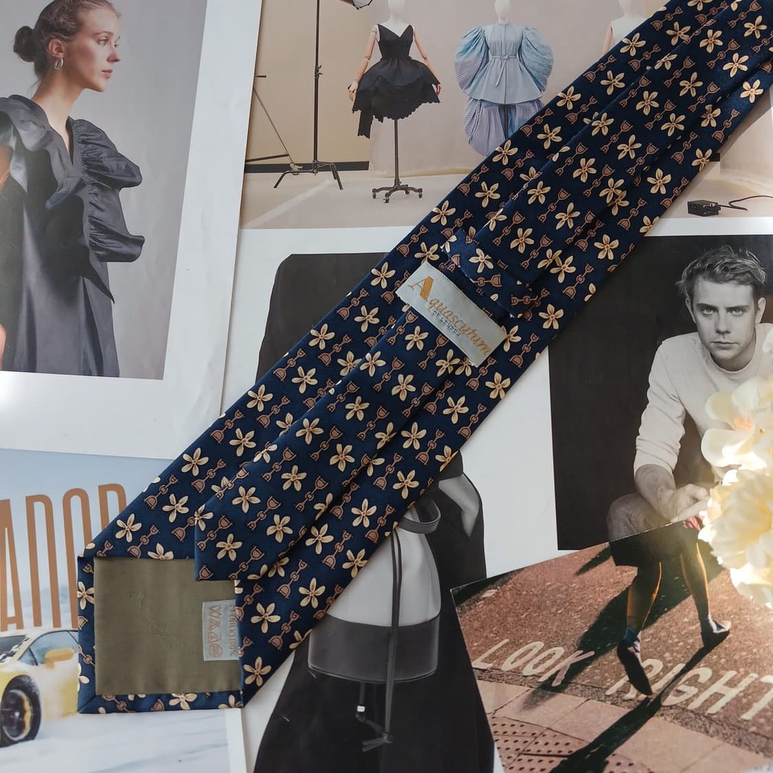 아쿠아스큐텀 실크 네이비 플라워 패턴 넥타이 10cm A등급 A19365 상품이미지6