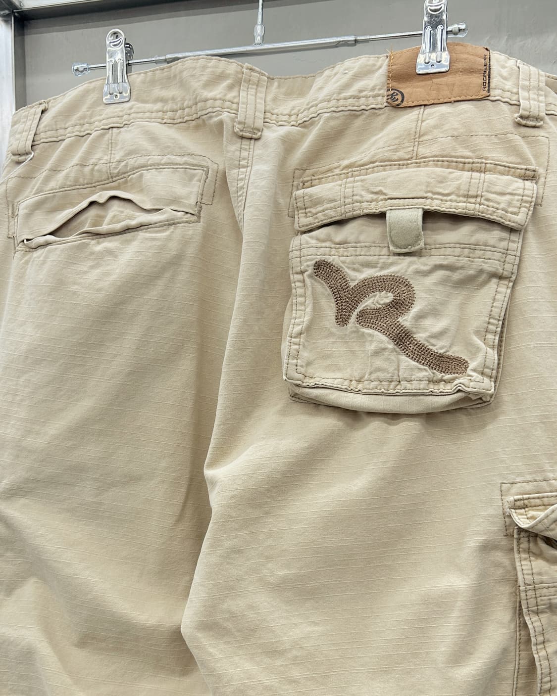 로카웨어 00s 멀티 포켓 카고 팬츠 베이지 상품이미지5